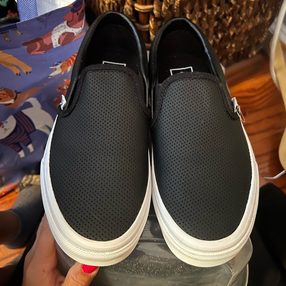 Black vans NEVER worn. - Picture 2 of 4